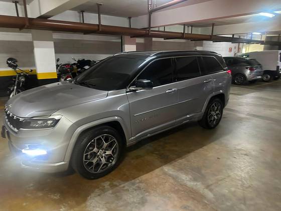 JEEP COMMANDER 1.3 T270 TURBO FLEX OVERLAND AT6 JEEP COMMANDER 1.3 T270 TURBO FLEX OVERLAND AT6